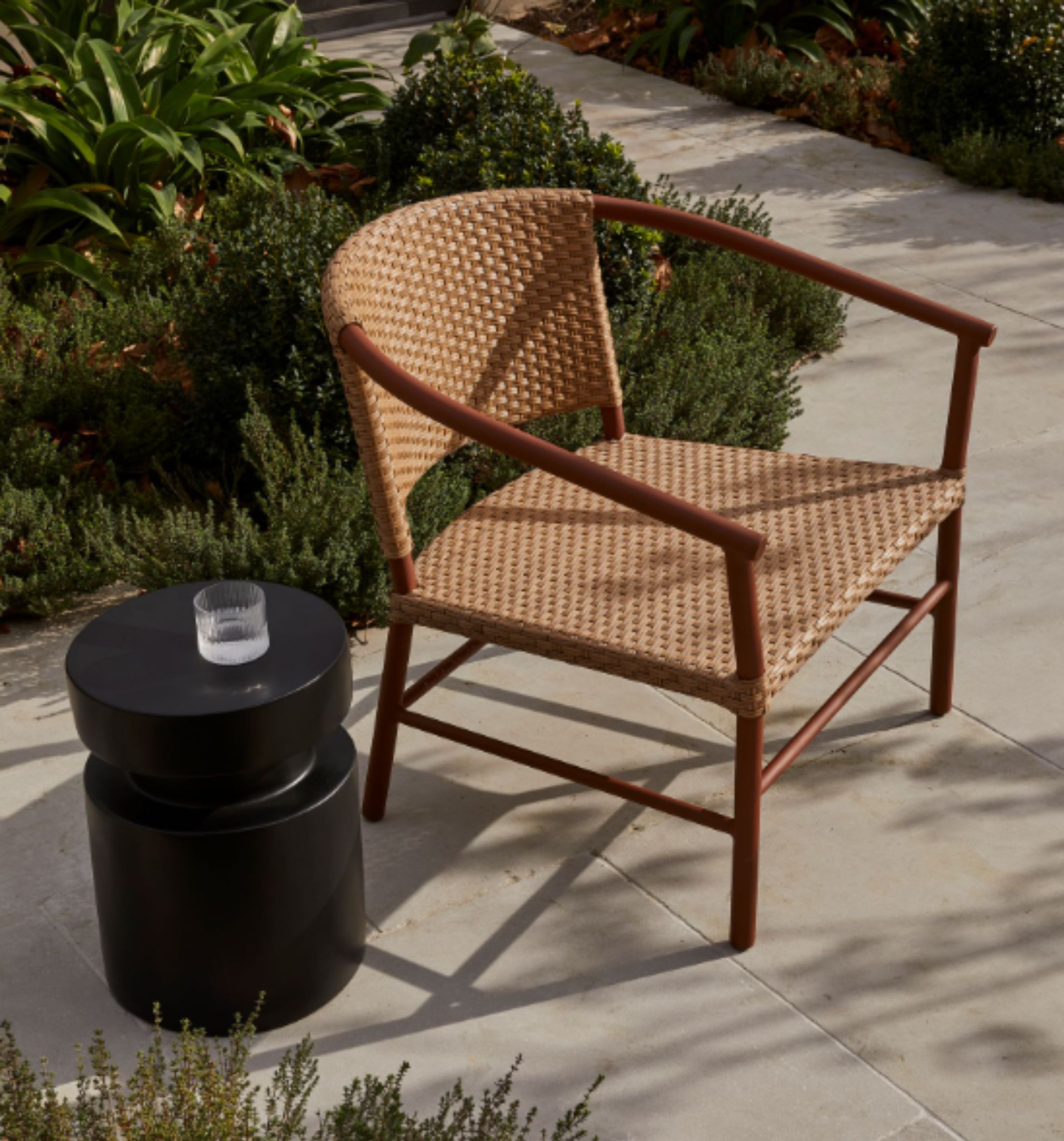 Brique Tones | 2024 Outdoor Furniture Trend Forecast