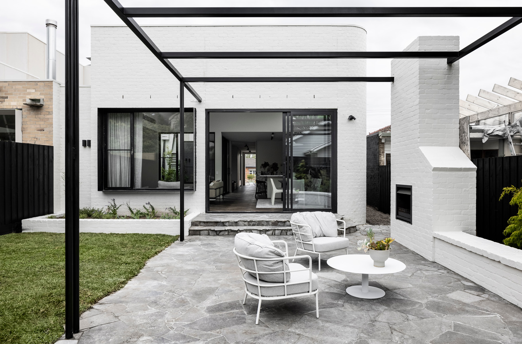 Pictured: Aperto Ali Round Coffee Table and Lyon 1 Seater Sofa Pictured: Aperto Ali Round Coffee Table and Lyon 1 Seater Sofa